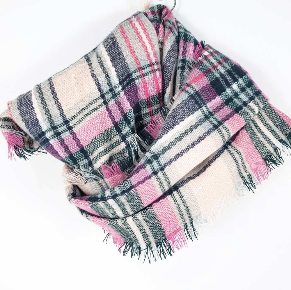 Fireside Plaid Scarf (Pink)